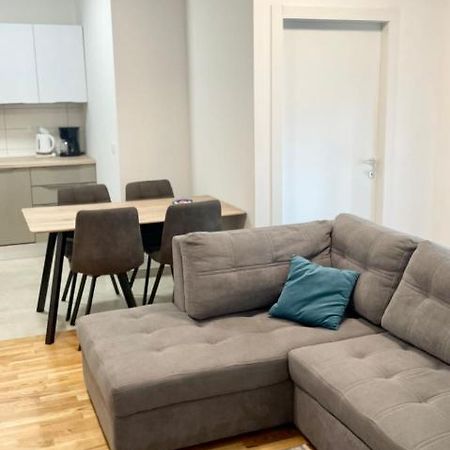 Apartment Diana Zara parking free Bagian luar foto
