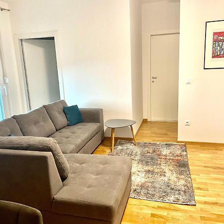 Apartment Diana Zara parking free Bagian luar foto