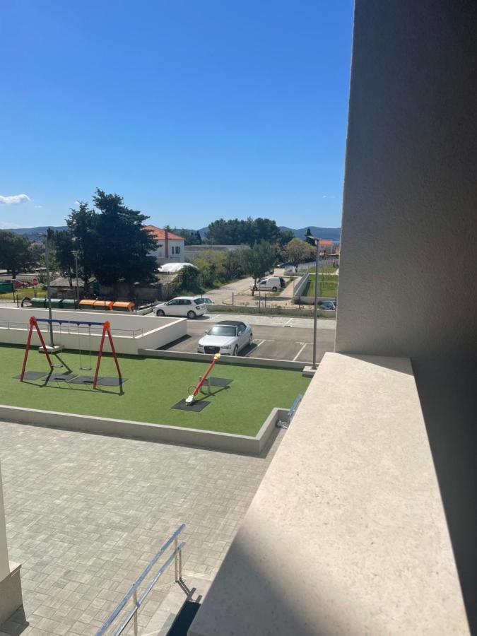 Apartment Diana Zara parking free Bagian luar foto