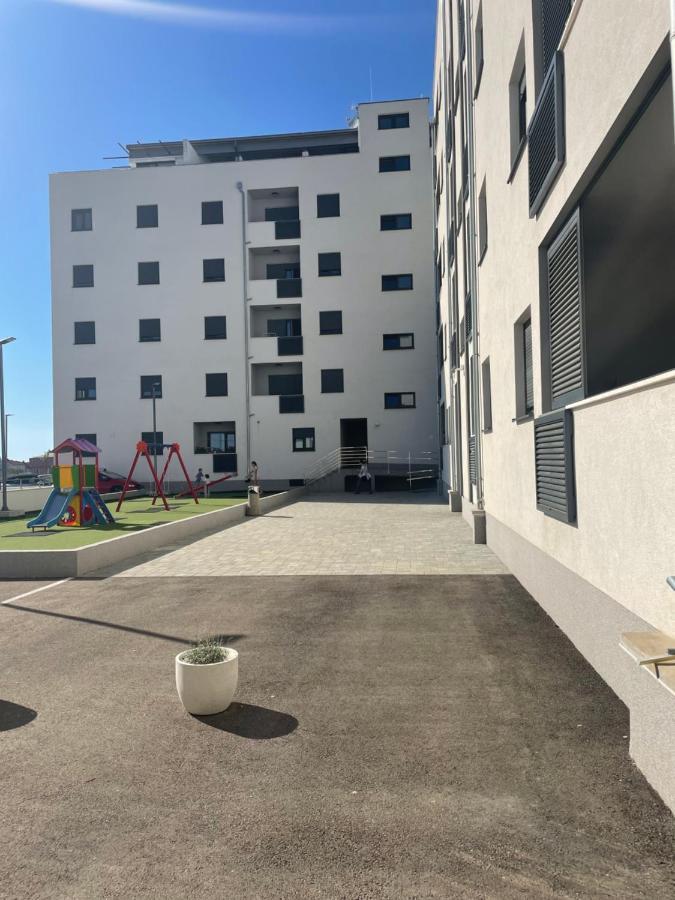 Apartment Diana Zara parking free Bagian luar foto
