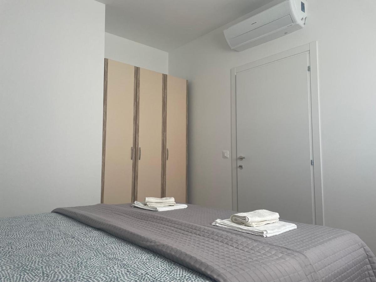 Apartment Diana Zara parking free Bagian luar foto