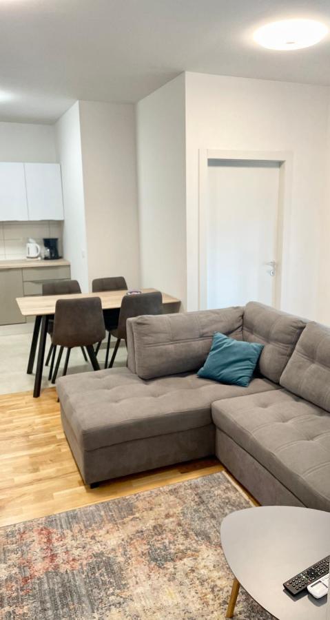 Apartment Diana Zara parking free Bagian luar foto