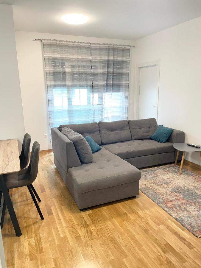 Apartment Diana Zara parking free Bagian luar foto