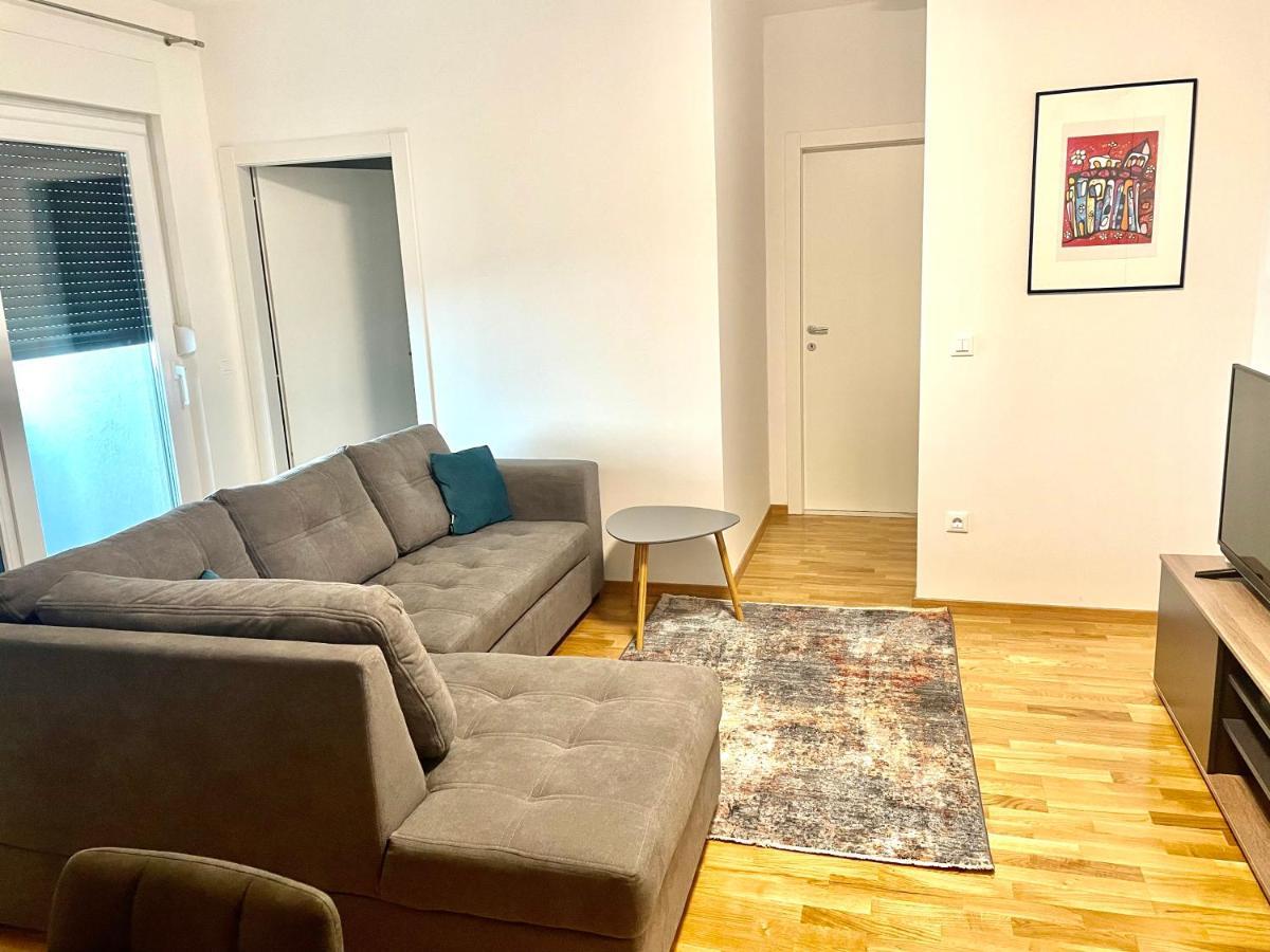 Apartment Diana Zara parking free Bagian luar foto