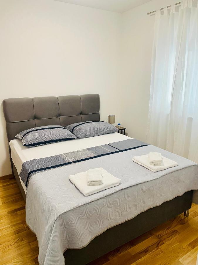 Apartment Diana Zara parking free Bagian luar foto