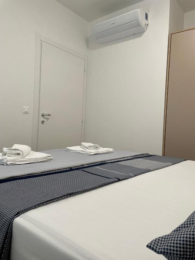 Apartment Diana Zara parking free Bagian luar foto